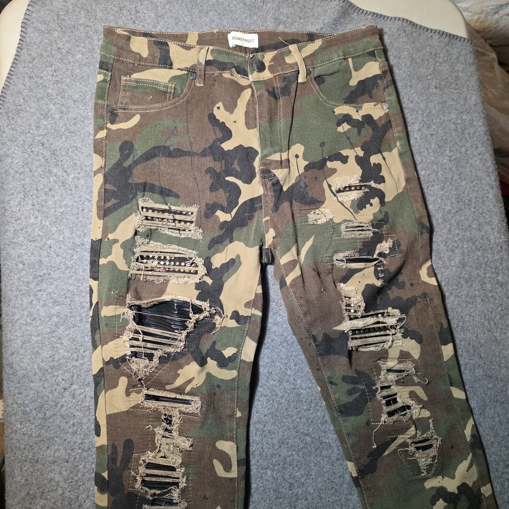 Blind Trust Camo Heavy Distressed Pants 34x32 I1
